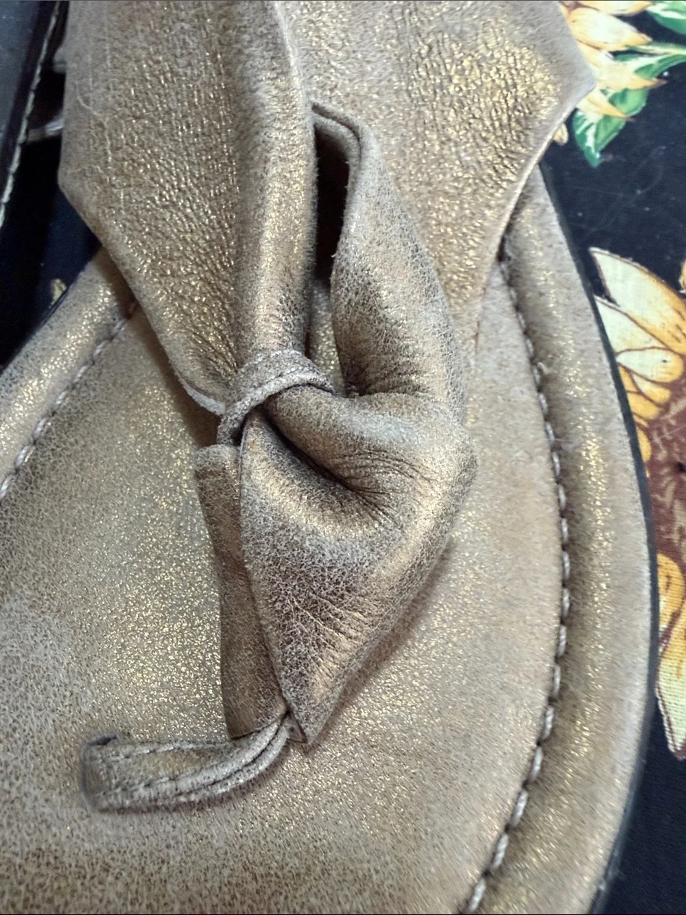 Donald J. Pliner soft knotted